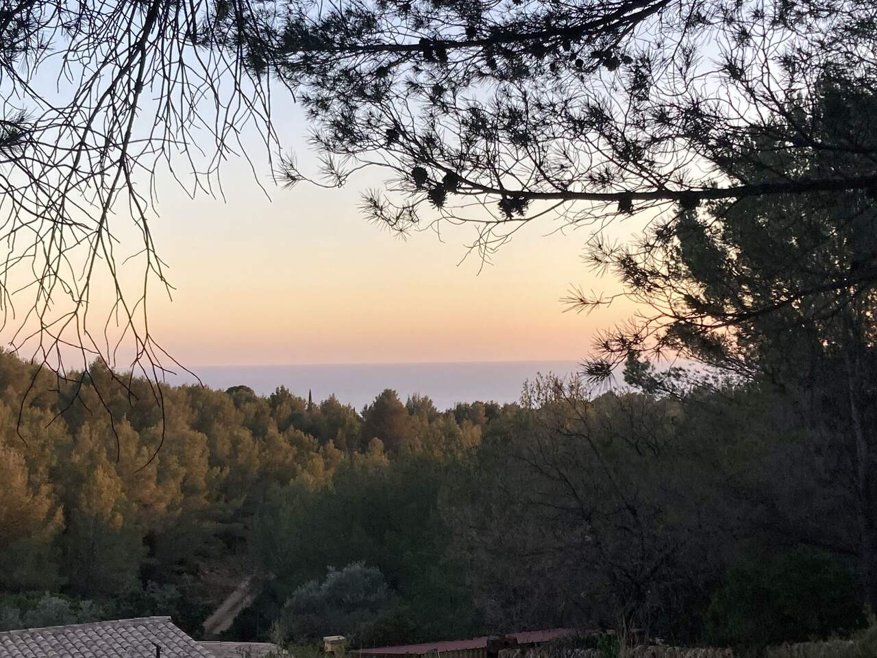 Coucher de soleil sur la mer depuis la Villa Coda